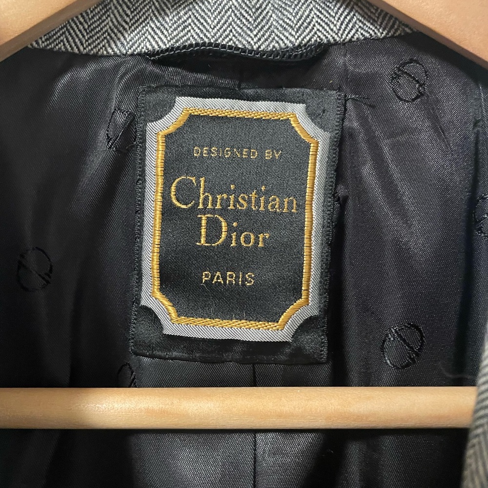 Dior Man’s coat- Classic style ** authentic ** - Picture 2 of 6